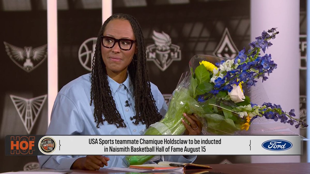 "Got me a little choked up" 🥹💐 Chamique Holdsclaw reacts to a special tribute from Magic Johnson and the WNBA on USA team