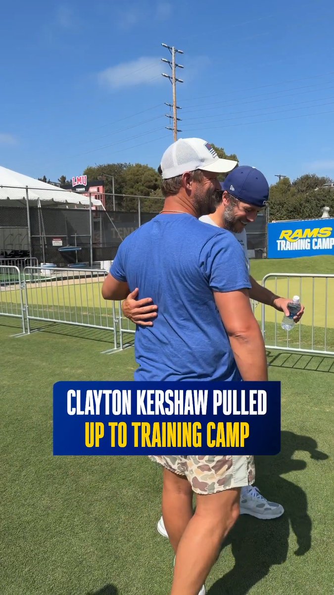LA icon (and apparently Matthew Stafford’s high school teammate) Clayton Kershaw in the house! 👋