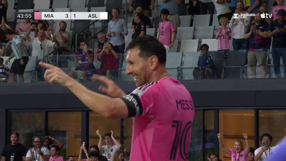 But wait, there's more! 💥 Messi scores his second goal of the first half vs. San Luis 🤯