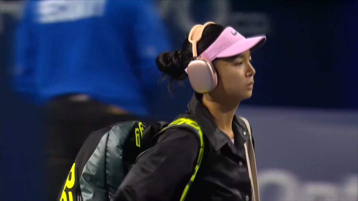 Just listen to that crowd 🤯 Alex Eala receives a warm welcome in Toronto 🇵🇭 ❤️ #NBO26