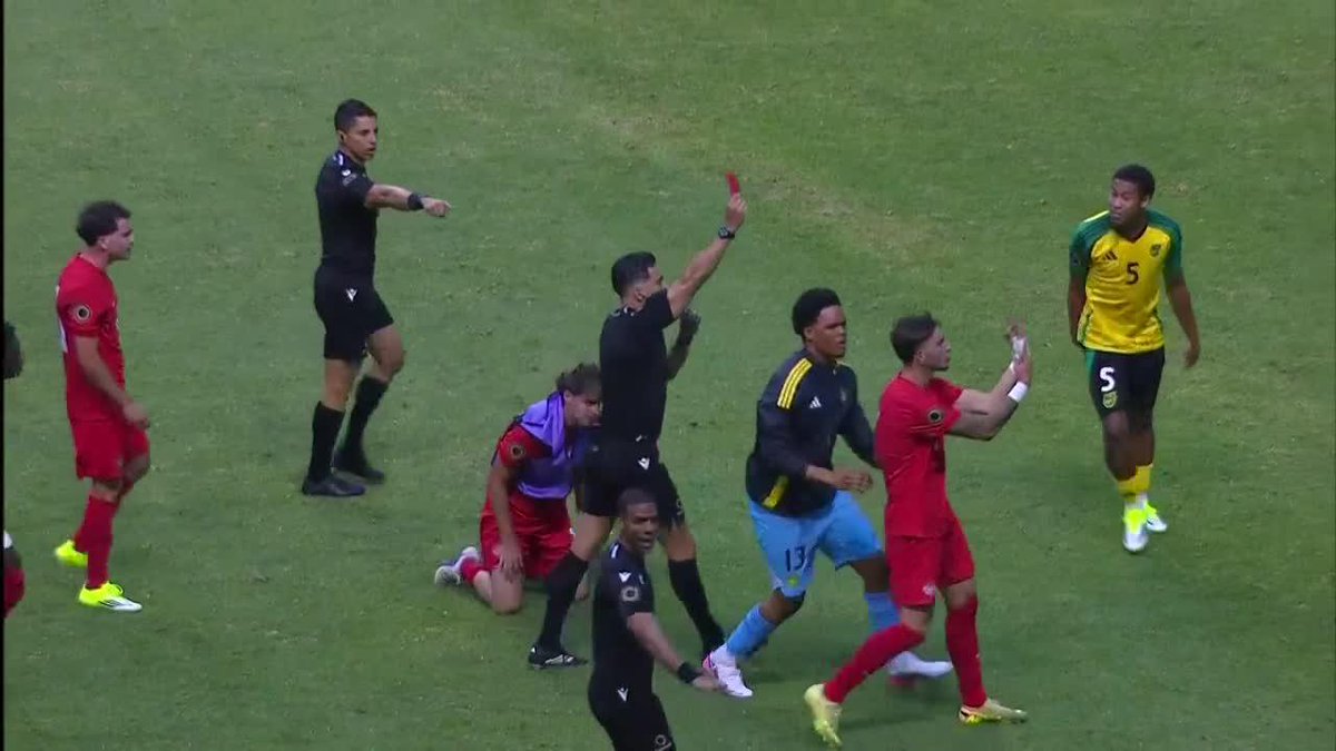 ¡SE CALENTARON LOS ÁNIMOS EN EL PREMUNDIAL! 😰 Bronca, empujones y hasta expulsados entre Canadá y Jamaica ❌