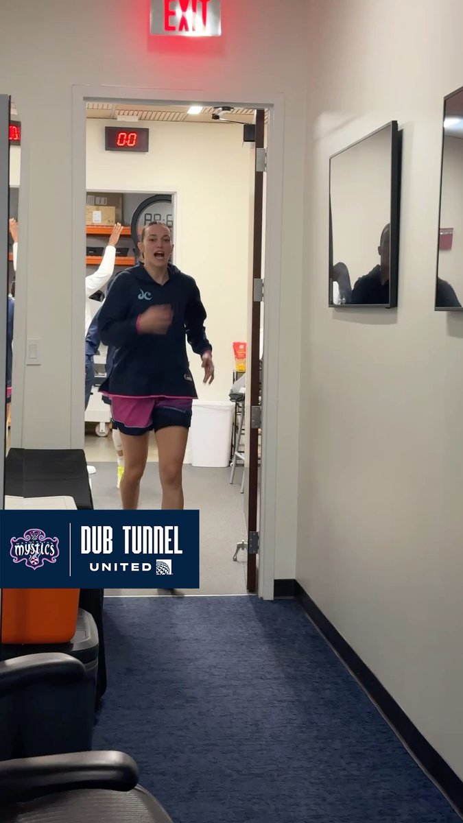 Never count us out!!! Dub Tunnel | United Airlines
