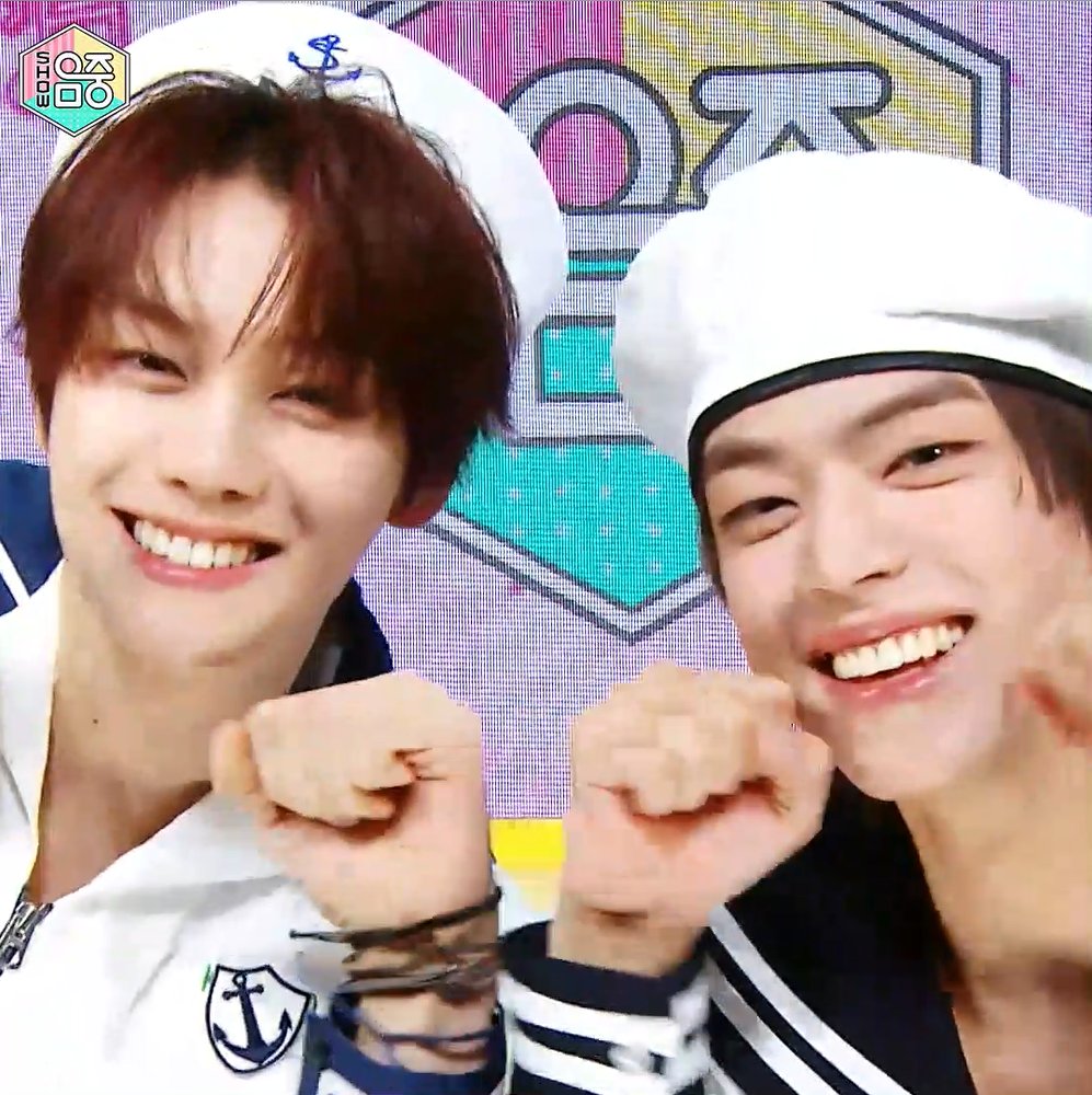 K-pop의 바다를 항해하는 마린보이들 #규빈 X #도훈 에게 풍~덩 빠지고 싶어, 아잉~🌊 <#쇼음악중심> [토] 낮 3:20 방송🍭 #AND2BLE(#앤더블) #TWS(#투어스) MBC 260801 방송 ⓒ MBC&amp;iMBC 무단 전재, 재배포 및 이용(AI학습 포함)금지