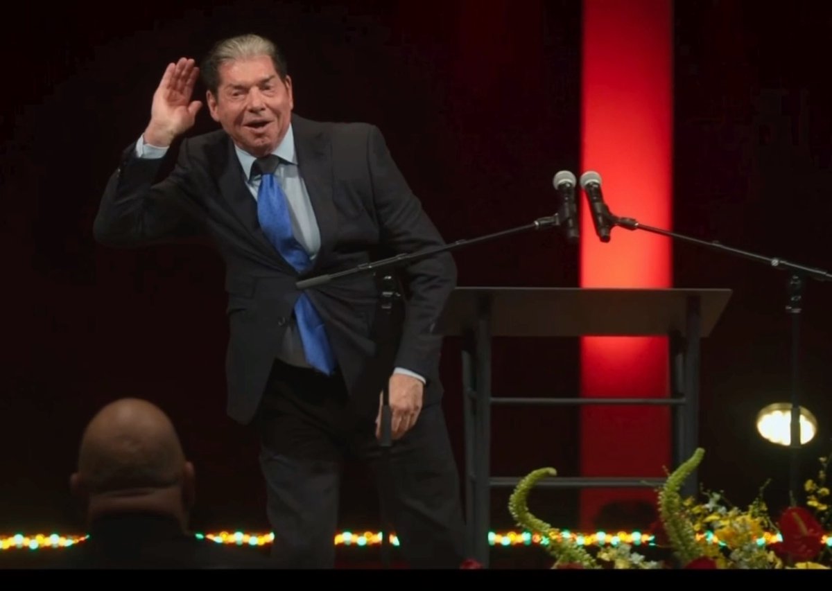 One year ago today, Vince McMahon spoke at Hulk Hogan’s funeral and requested everyone in attendance give him one final standing ovation. “What i ask from you is that we give Hulk Hogan his very last standing ovation right now”