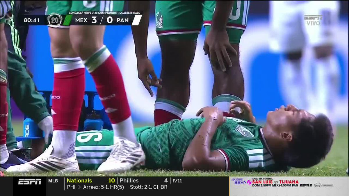 DURÍSIMA ENTRADA Sasso tenía pocos minutos en la cancha... y terminó EXPULSADO por una dura entrada. 😮
