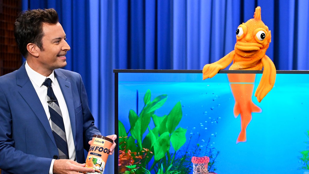 Jimmy feeds Bubbles, The Tonight Show’s pet fish! 🐟 #FallonTonight