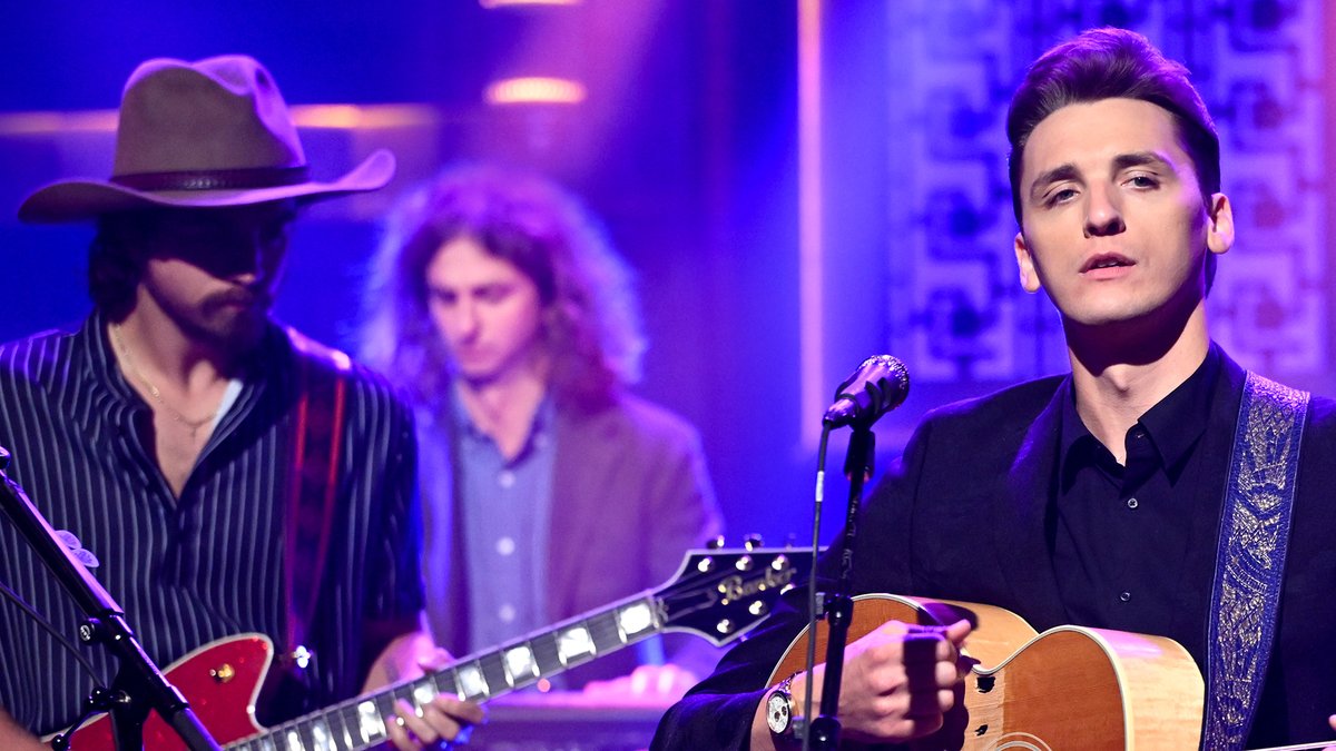 The The Red Clay Strays perform "Don't Wanna Know"! Watch the full performance ⬇️ #FallonTonight