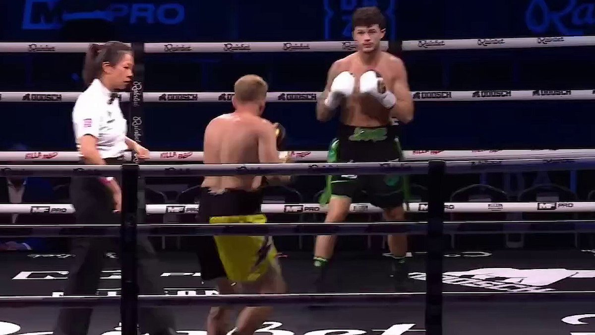 Jamie Barret vs. Stefan Vincent 🥊 Zero room to breathe! Jamie Barret applied non-stop pressure from the opening bell! 💥