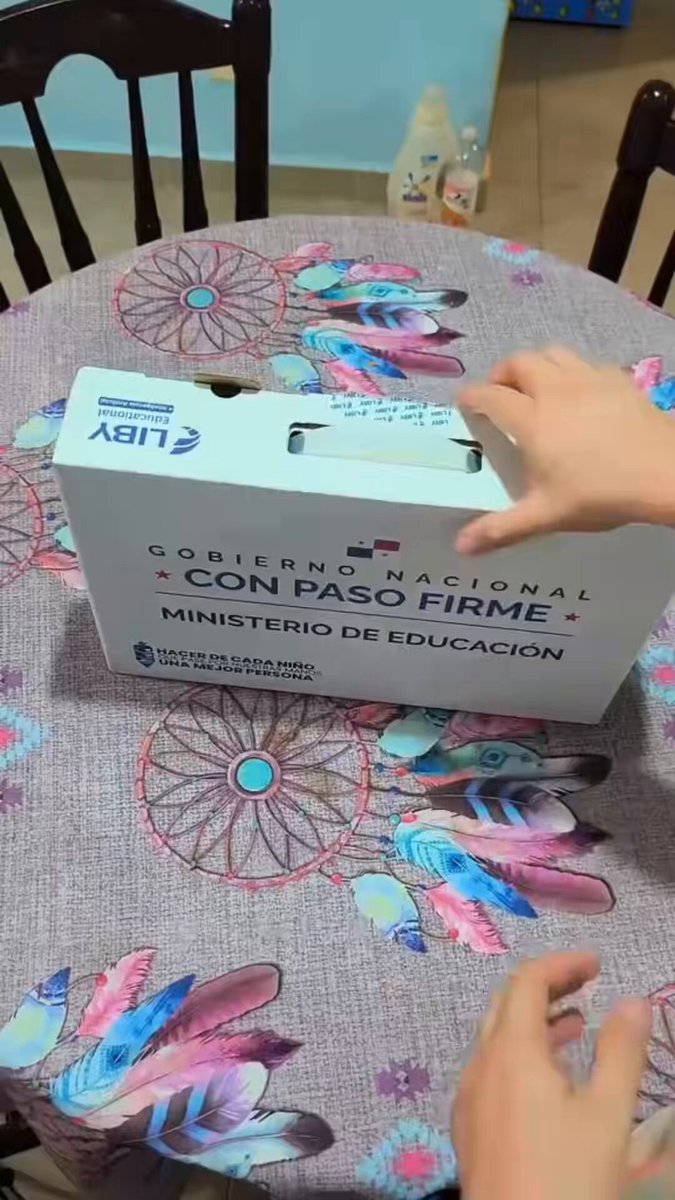 Circula en redes sociales. Es un video demostrativo de las laptops Liby. Me llama la atención que el pliego de carga habla de 512GB y el El equipo trae aparte memoria micro SD de 256GB o sea que el equipo no viene con una memoria de 512GB.