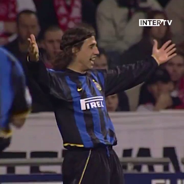 🇦🇷🤩 When Hernan Crespo scored two headers in two minutes for Inter. Pure striker. 🔥