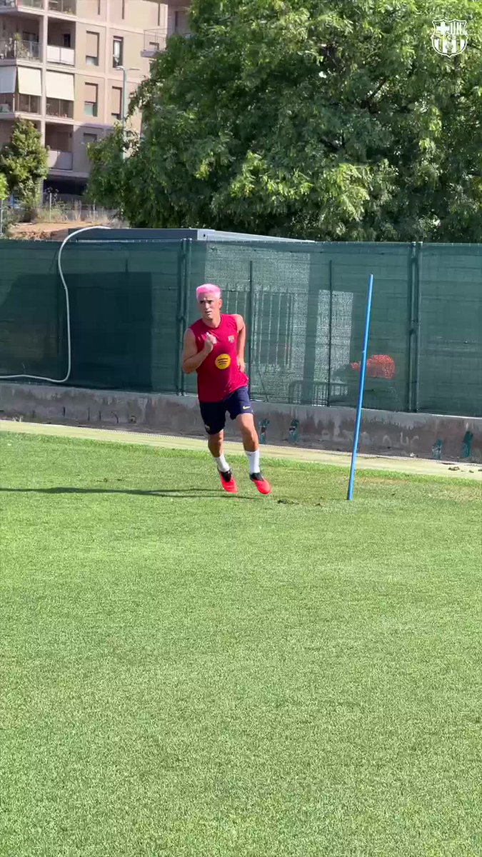 Back to doing what he does best 🤩💙❤️