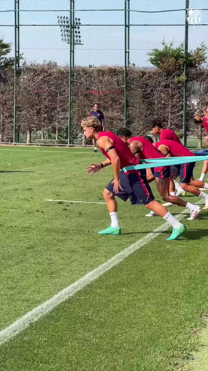 Activando el cuerpo antes de tocar balón 💪