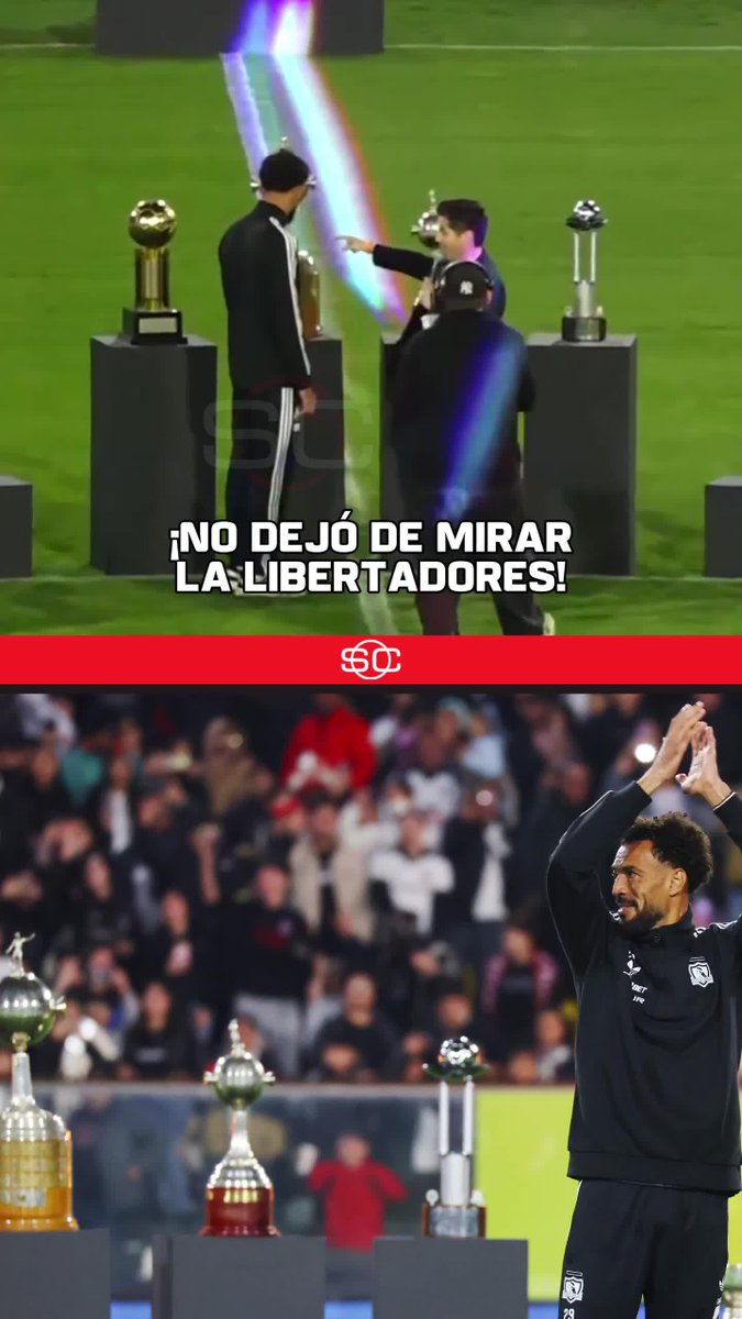 GRAN MOMENTO: Vozinha fue presentado como nuevo arquero de Colo Colo en el Estadio Monumental, posó con todas los trofeos del Cacique, pero... ¡no pudo dejar de mirar la #Libertadores!