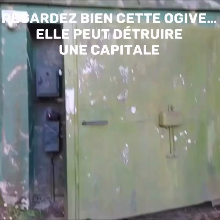 🚨🇷🇺😱 UNE SEULE OGIVE RUSSE SUFFIT À EFFACER UNE MÉGALOPOLE Voici ce que montrent les images : une tête thermonucléaire russe conçue pour vaporiser une ville entière. Puissance de centaines de kilotonnes à plusieurs mégatonnes. Une seule suffit pour transformer New York, Paris ou Londres en champ de ruines radioactives. La Russie dispose d’un stock total d’environ 5 400 ogives (dont plus de 4 400 opérationnelles selon les dernières estimations 2026). Des milliers de têtes stratégiques prêtes à être montées sur Sarmat, Bulava ou autres vecteurs. Ce n’est plus de la dissuasion théorique. C’est une capacité réelle, massive, et parfaitement opérationnelle.
