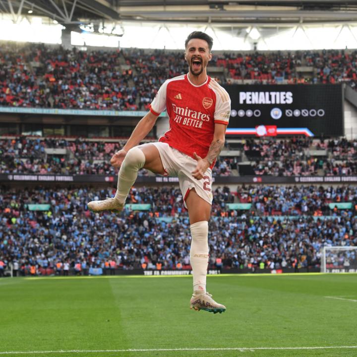 On this day in 2023: Leandro Trossard scored an equaliser deep in stoppage time, as Arsenal went on to beat Manchester City on penalties in the Community Shield. ๐ ๐ต Palmer (77โ) ๐ด Trossard (90+11โ) Penalties: Arsenal - โ
โ
โ
โ
Man City - โโ
โ
