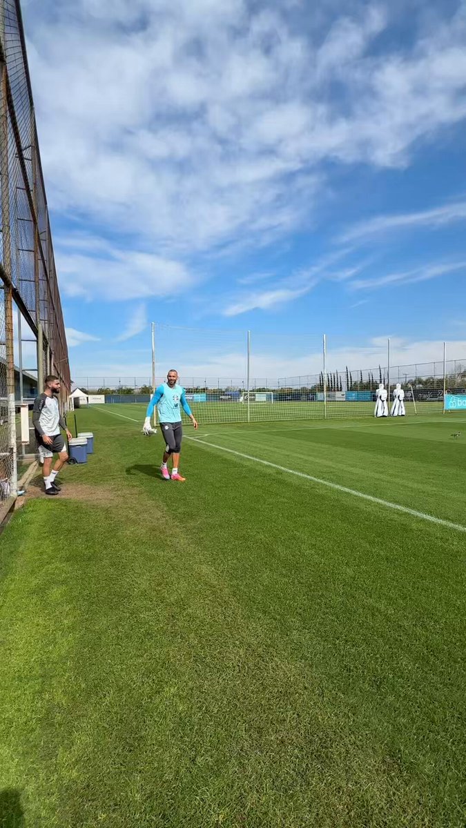 BOM DIA, TRICOLORES 🤝🏽🇪🇪 Bora iniciar a preparação para sábado.