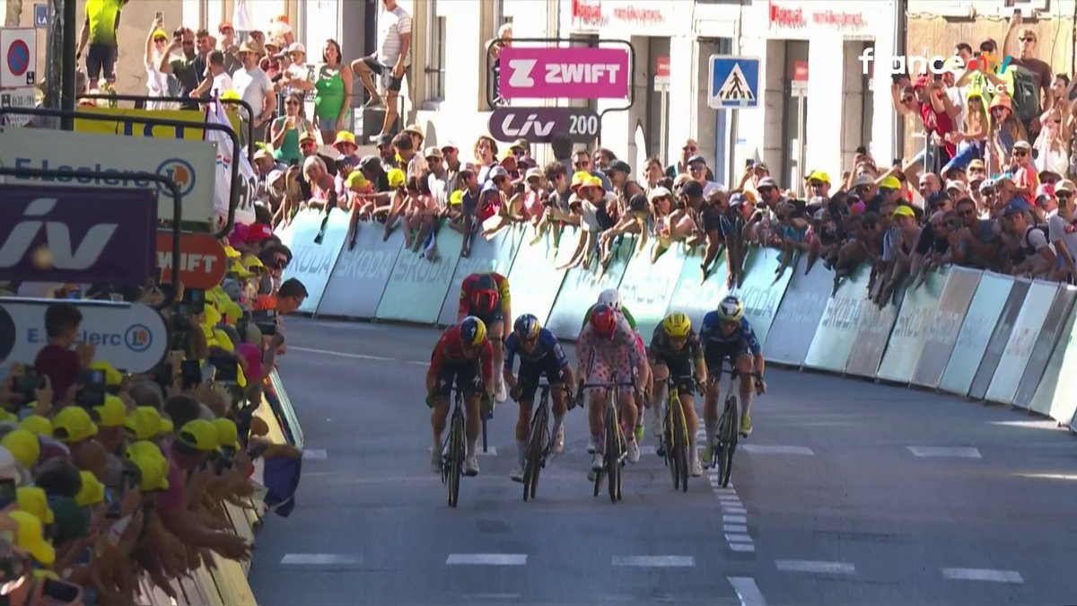 #TDFF2026 | 💪 Kim Le Court remporte la 6e étape au terme d'un sprint haletant ! 🇲🇺 La Mauritienne s'impose devant Cédrine Kerbaol. 📺 Suivez le vélo club en direct :