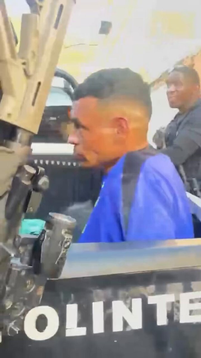 🚨VEJA: Polícia Civil prende um dos maiores ladrões de residências de luxo do Rio de Janeiro na manhã de hoje, quinta feira - 06/08, no complexo do Andaraí. Esse é o Diogo, vulgo DG, muito violento com as vitimas.