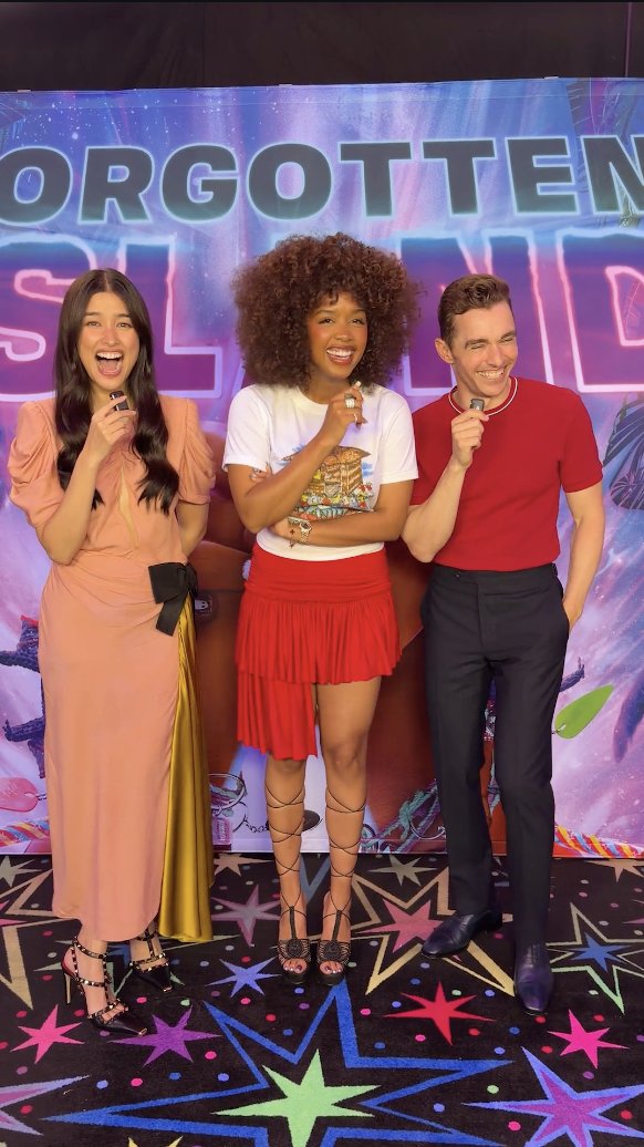 No one knows you like your besties! 🫶 Tag your wild pack, and get ready to see Jo, Raissa, and Raww in Forgotten Island only in theaters September 25.