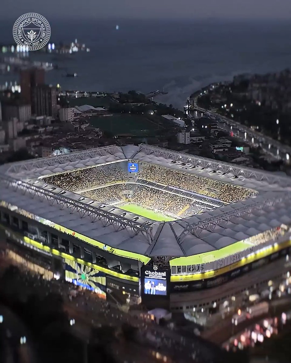 📹 Dün gece Kadıköy’deki muhteşem atmosferi tekrar hatırlayalım. 🔙 #FBvSTU