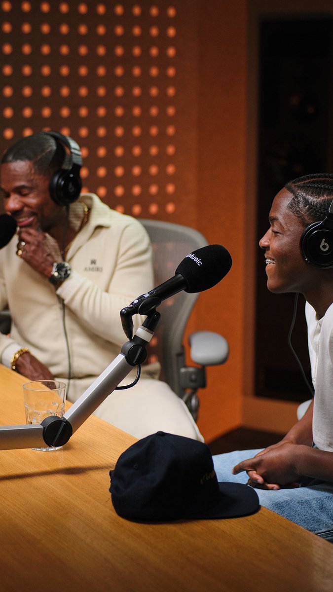 .Kirk Franklin gives DC3 his flowers during his radio takeover in London. Listen now on Apple Music.