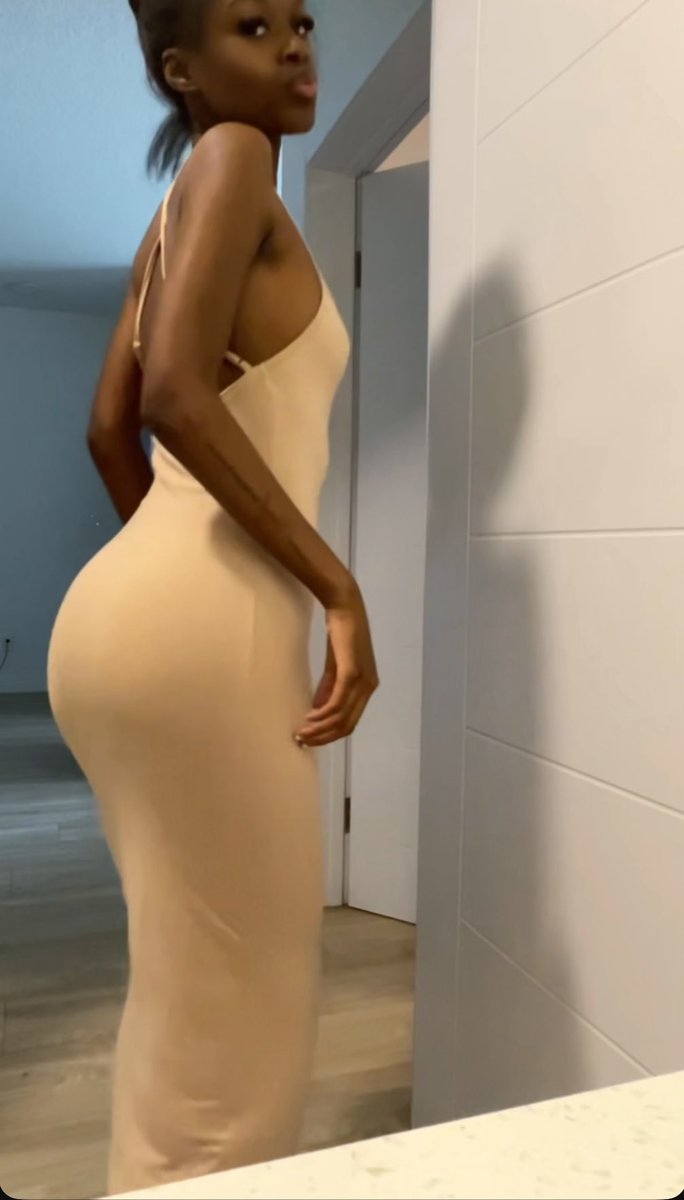lovee my beige sundress, I think it’s quite movable 😏