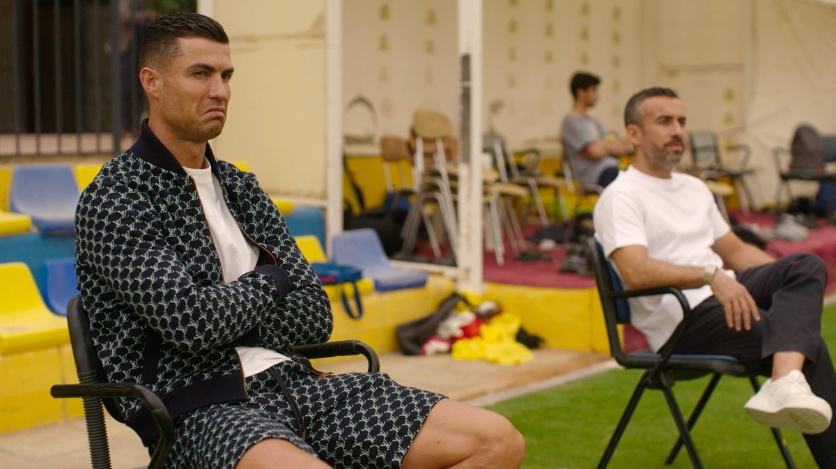“The hunger is the most difficult.” Cristiano Ronaldo watching his son Cristiano Jr. train with the Al Nassr youth team 😮 📺 Saudi Pro League: Kickoff