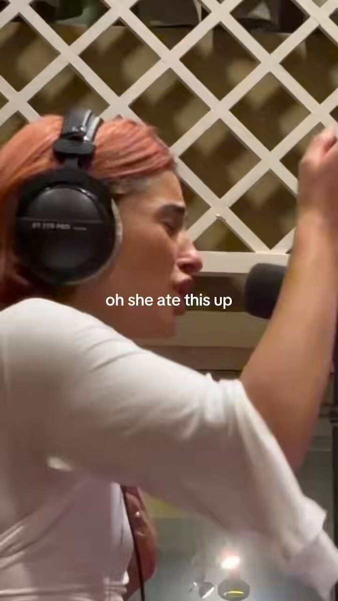 Naomi Scott covering ‘purple’ by Olivia via liveperformanceclips on TikTok!