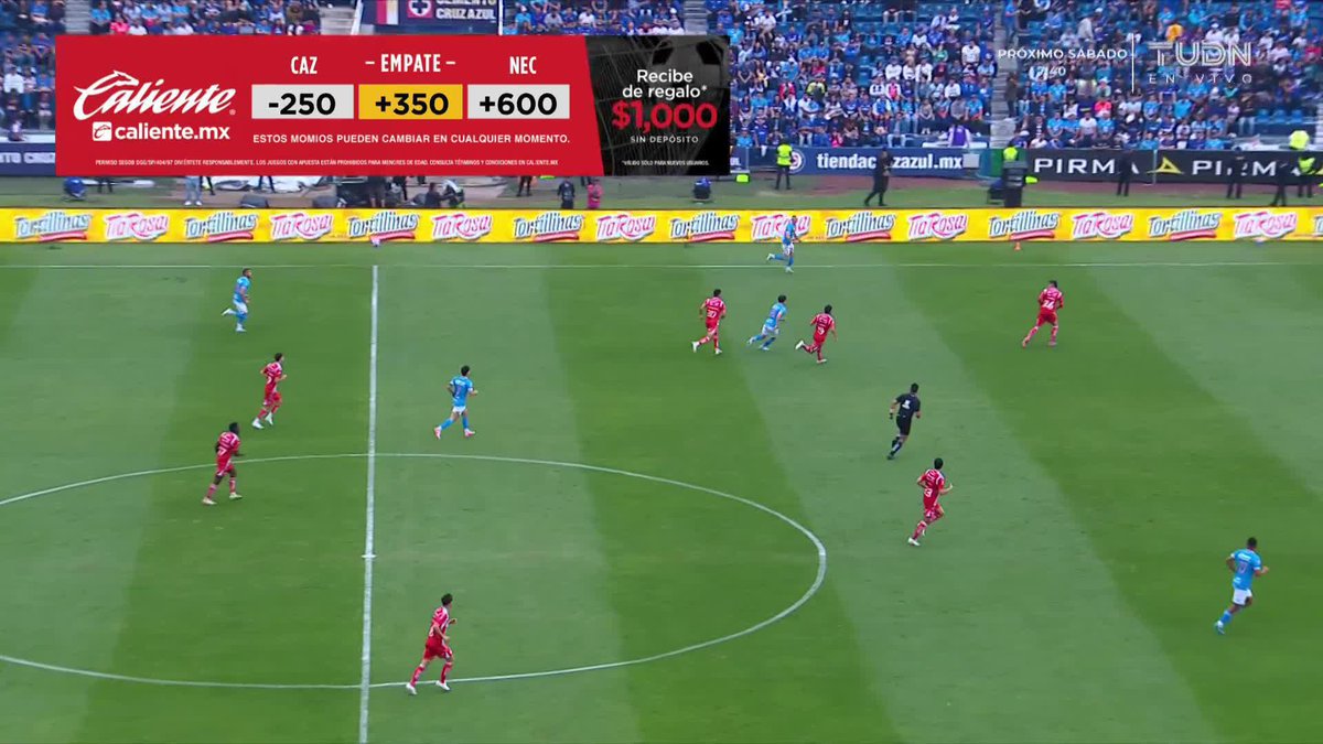 Ahora que están las puteadas para Romo, no olvidar lo que jugaba ese prieto en su segunda etapa en Cruz Azul, donde además fue el máximo asistidor de todo el torneo. Nació para jugar con la del cementero, aunque haya durado poco en ambas etapas.