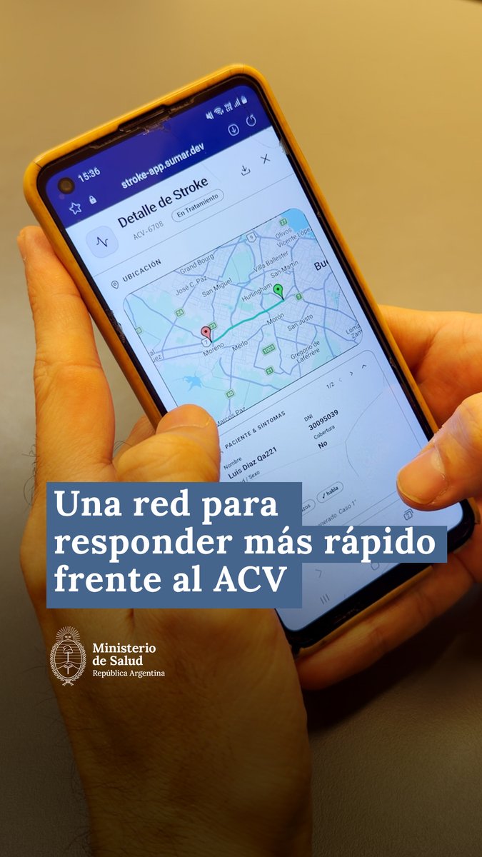 UNA RED PARA RESPONDER MÁS RÁPIDO FRENTE AL ACV Cuando una persona tiene un posible ACV, cada minuto puede mejorar sus oportunidades de tratamiento y reducir las secuelas. Tres de Febrero se suma al Programa Nacional de ACV para organizar una respuesta más rápida y coordinada desde la primera atención hasta la rehabilitación. La red conectará al sistema de emergencias y los efectores municipales con el Hospital Posadas, que funcionará como centro de referencia de alta complejidad durante las 24 horas. Según las necesidades de cada paciente, los equipos podrán definir el traslado y la estrategia terapéutica más adecuada. Además, será el primer municipio en que se pondrá en un funcionamiento la Stroke App, una herramienta que permite realizar la evaluación inicial, compartir información clínica en tiempo real, emitir alertas y agilizar la derivación al establecimiento con la capacidad necesaria. La experiencia de Tres de Febrero será el punto de partida para sumar a otras provincias y municipios y ampliar la red de atención del ACV en todo el país, brindando una respuesta especializada y oportuna a más argentinos.