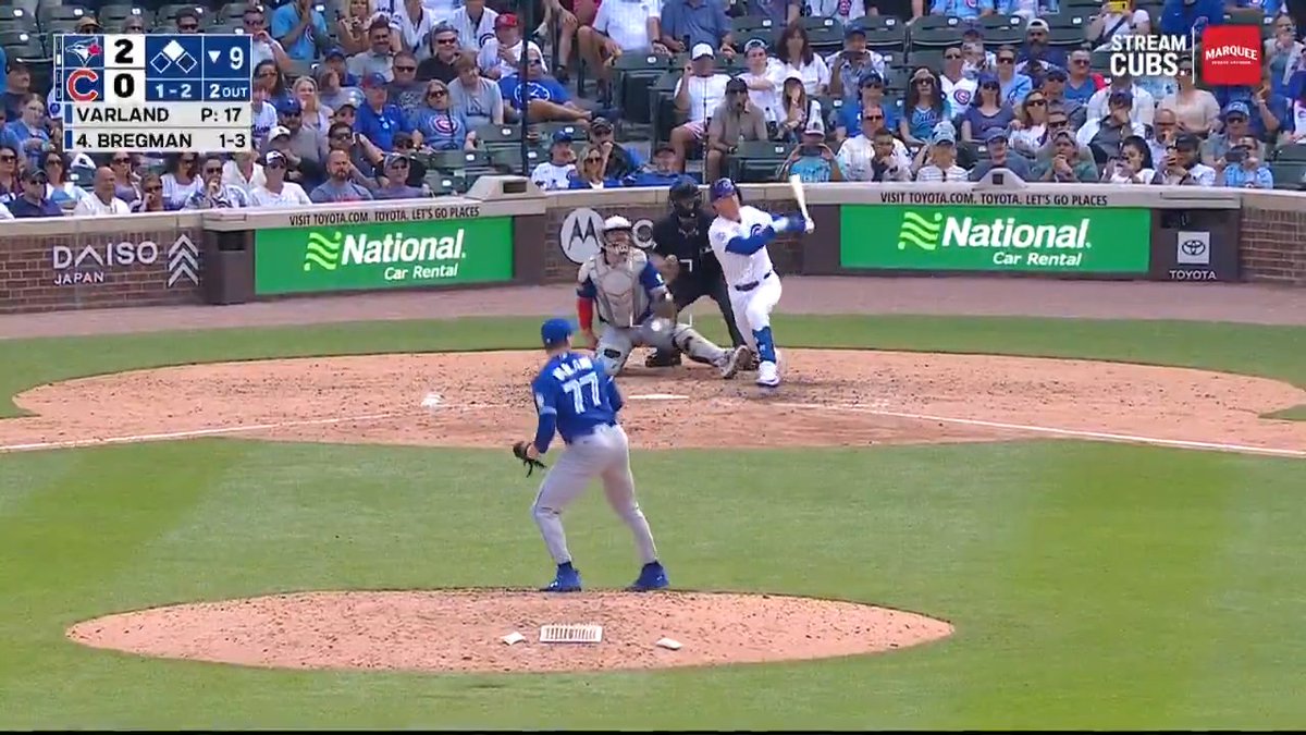 ALEX BREGMAN! The Chicago Cubs tie the game down to their final strike!