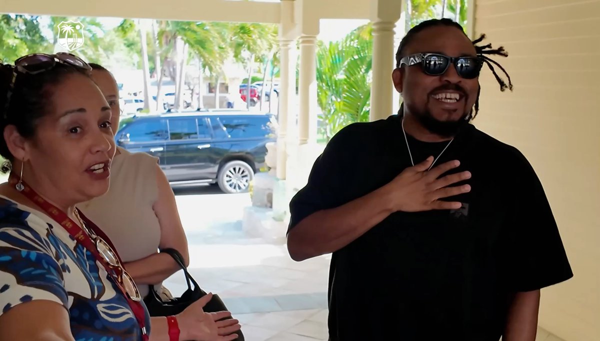 The King of Soca, Machel Montano, paid a courtesy visit to CWI’s HQ yesterday following Antigua’s 69th Annual Carnival celebrations. Montano expressed his continued and unwavering support for West Indies Cricket and took a special moment to honour the late Sir Garry Sobers.