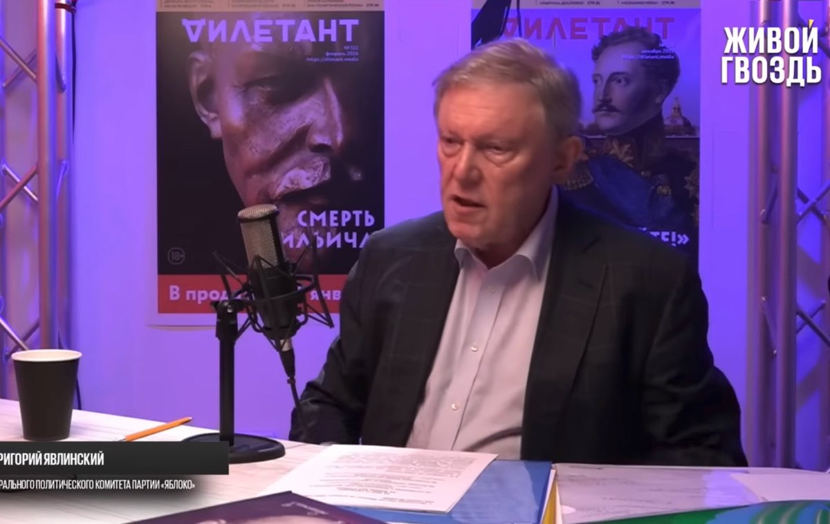 Есть ли кандидат, который отвечает на каверзные вопросы лучше, чем он? Не в России. А вообще. В мировом масштабе. Можете назвать? Я подожду.