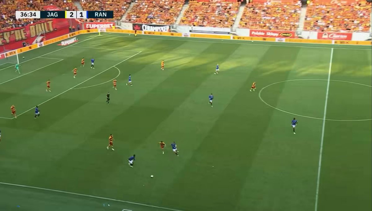 Of all the poor decisions in attack and defence tonight, Fernandez choosing to not engage with the boy running directly at goal must be right up there…