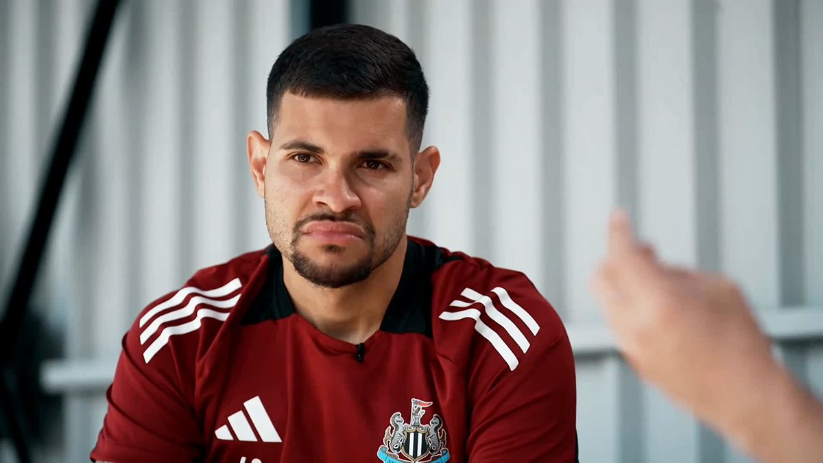 Guimaraes had a dream of winning the Premier League, but his dream was in black and white, so he thought it was Newcastle 🤭 Now he’s woken up to realize it was actually Red and White Welcome to the Arsenal 🔴⚪️