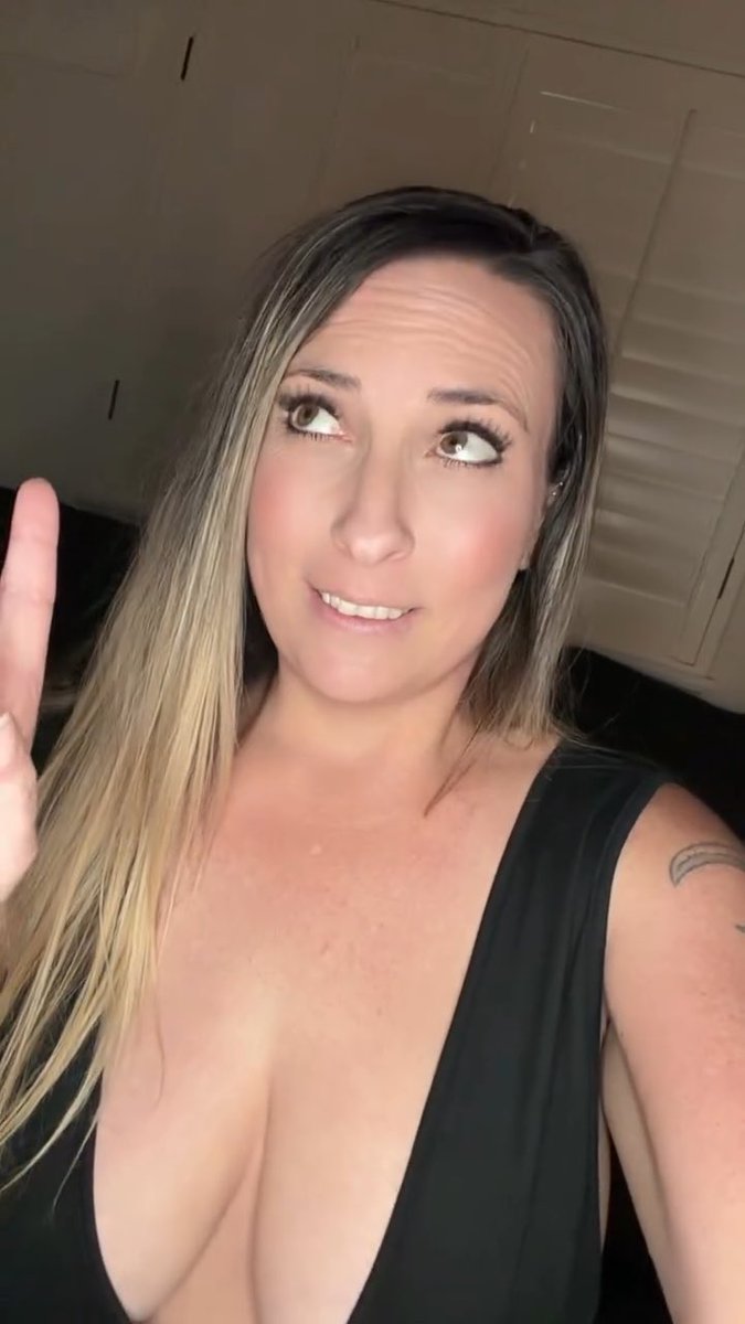 If your wife doesn’t bring at least 1 of these things for you, you need a new wife! I said what I said 😅 #milf #growth #tease #wife #wifey #single #datingadvice