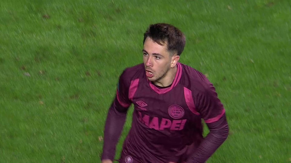 EL GRANATE LLEGABA AL EMPATE: Peña Biafore conectó el centro por el segundo palo y anotó el único gol de Lanús ante Unión en Santa Fe.