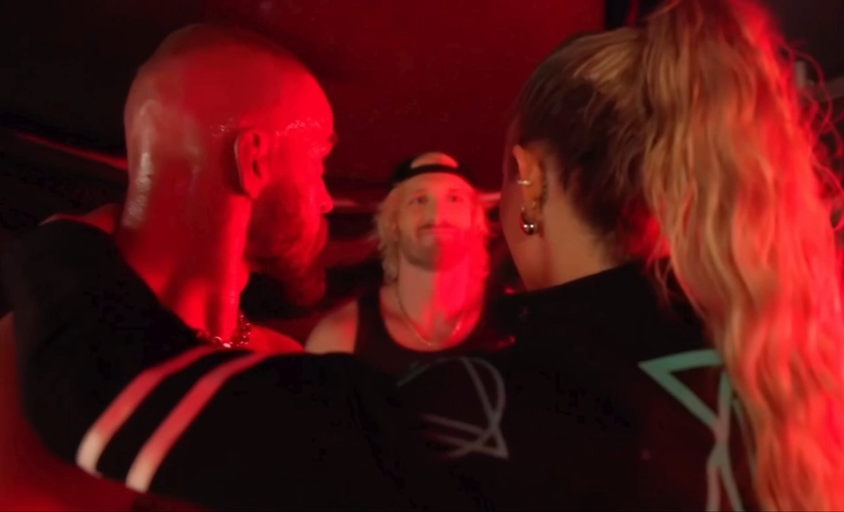 LOGAN PAUL GETTING JEALOUS MAXXINE DURPI IS STEALING AUSTIN THEORY AWAY FROM HIM 😭