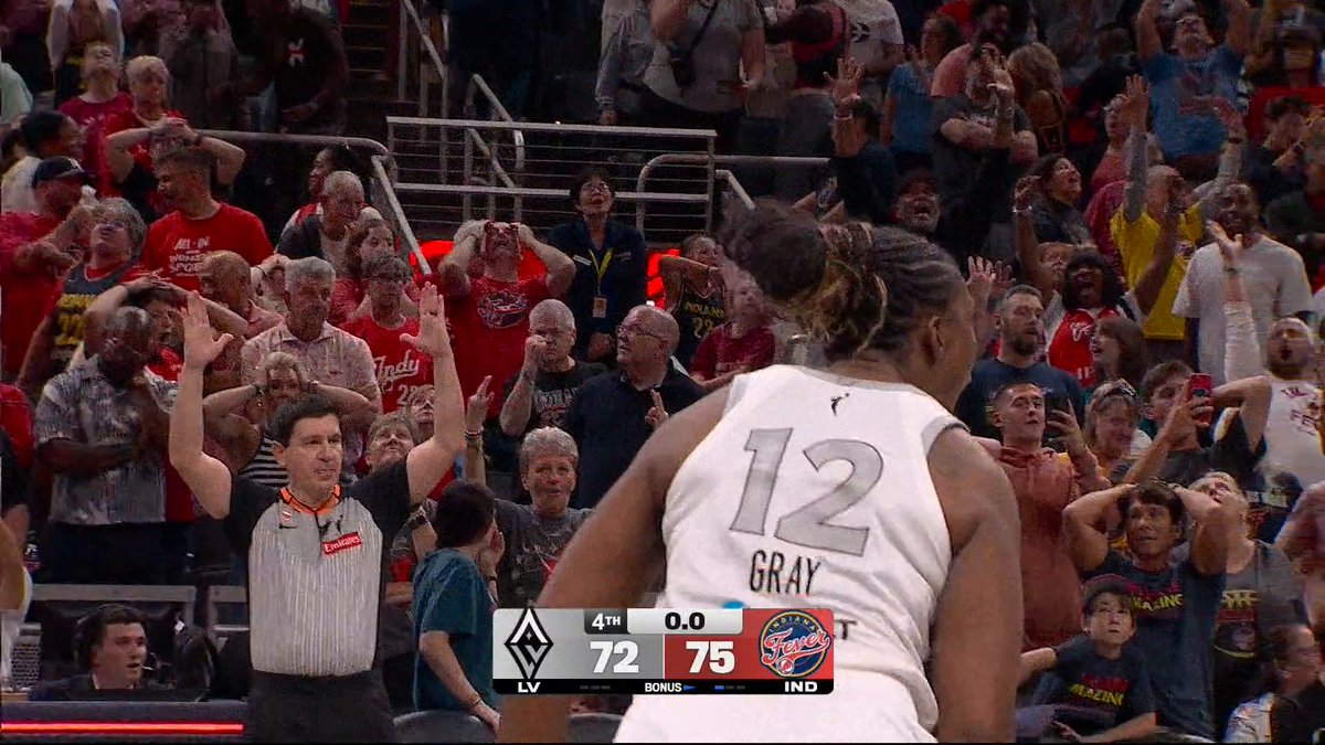 CHELSEA GRAY BUZZER BEATER SENDS IT TO OT 😱