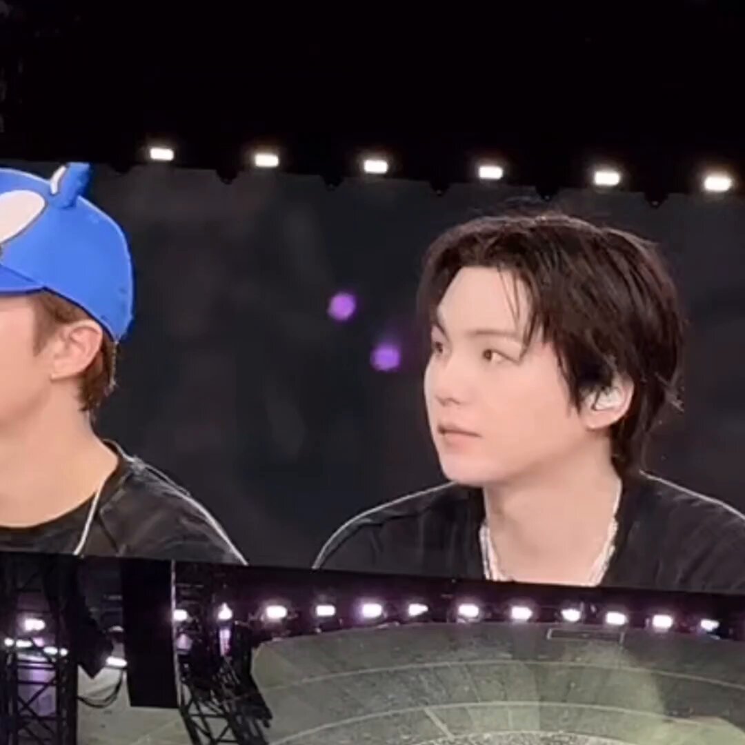 Yoongi took off his in-ear monitor to hear ARMY screaming for him he's so sweet 😭 🐱: I have some friends around me that went to Berklee School of Music and they always told me Boston was great. And as expected, Boston was the best 🐱: When I first got here, the weather was so great, and since you enjoyed it so much, I think I made memories that I'll never forget 🐱: I think I need to come back, right guys? Okay, I'll make sure to add Boston for next time. Thank you, get home safe and I love you
