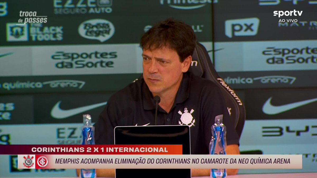 Fernando Diniz, sobre Memphis Depay: “O mais importante para mim é que a gente está muito próximo de contar com ele. É um cara que tem um brilho diferente. Estou ansioso para a renovação. Vai ser muito bom poder contar com ele.” 🎥 sportv | ge