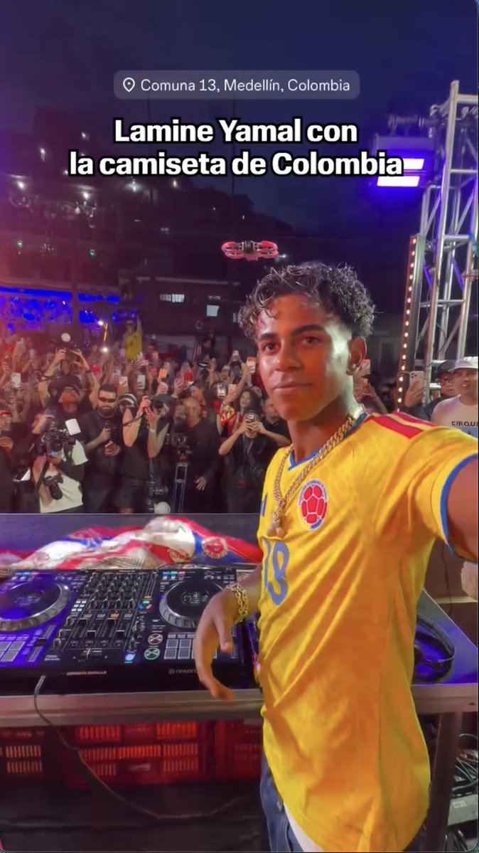 Lamine Yamal sigue disfrutando de sus vacaciones, esta vez en un concierto en Colombia. 🇨🇴 😎🎤 (vía lamineyamal - mohamedel_ab/IG)
