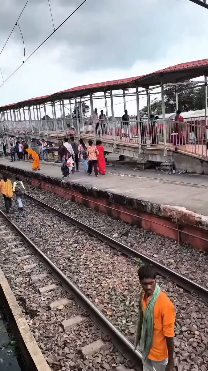 Kudos to Loco pilot 👨‍✈️