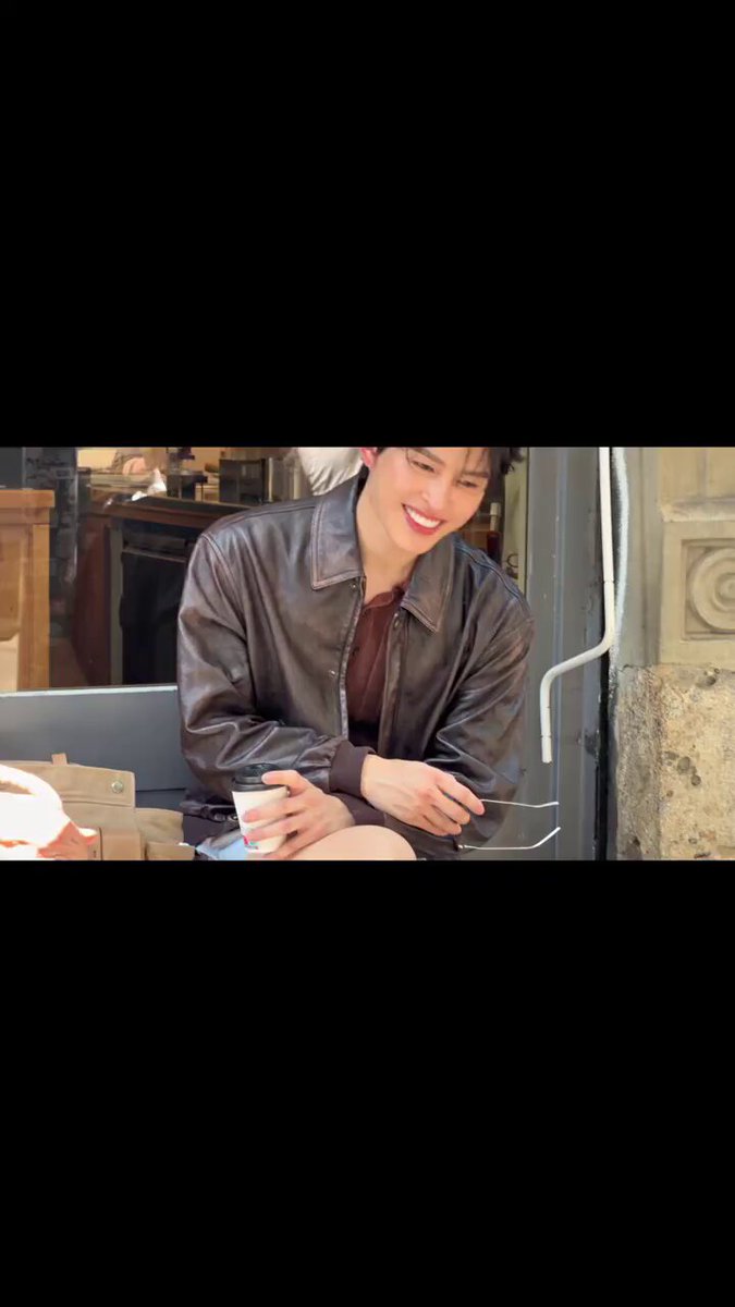 POND PRADA SS27 IN MILAN 😀😀🥰🥰 📸 Xiaohongshu : ppnaravit #PradaSS27xPond #PradaSS27 #Prada PRADA #ppnaravit