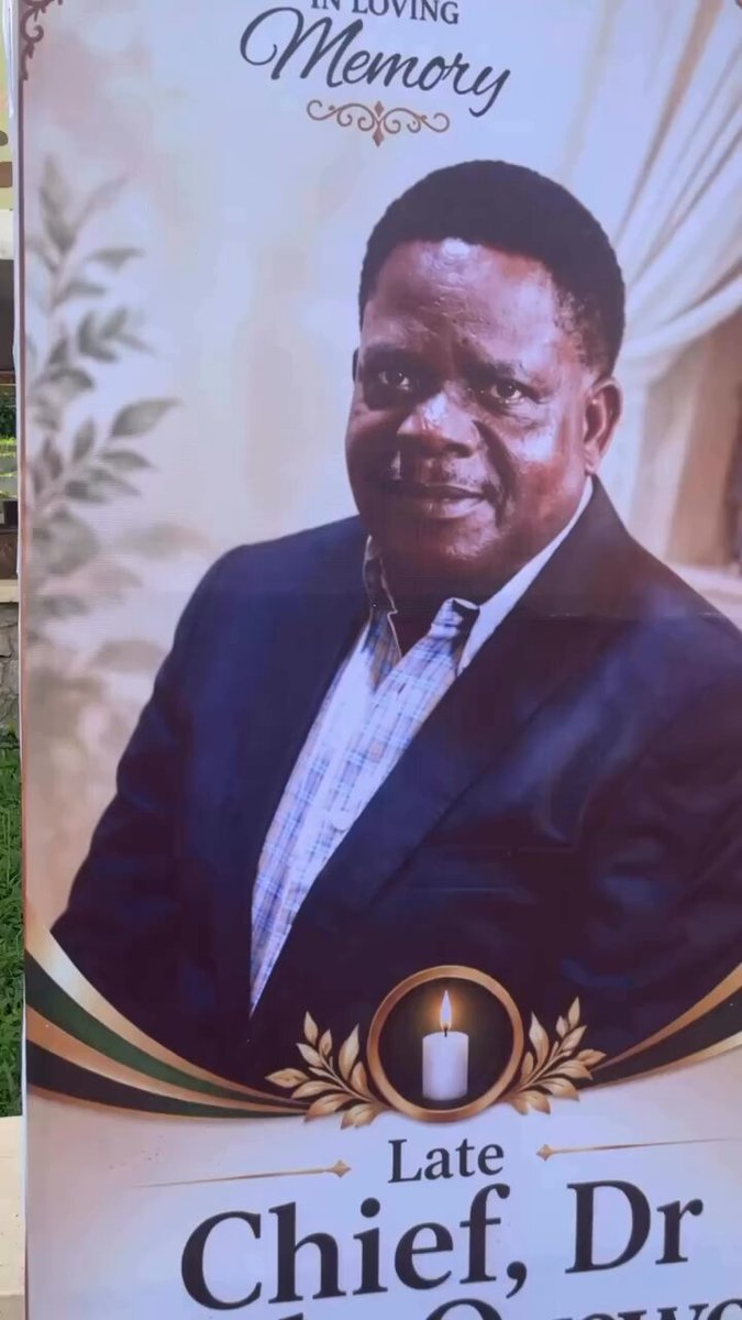 Friends, colleagues and family at the OAU PIT THEATRE to say a goodbye 👋 to Late Chief, Dr. Kola Oyewo