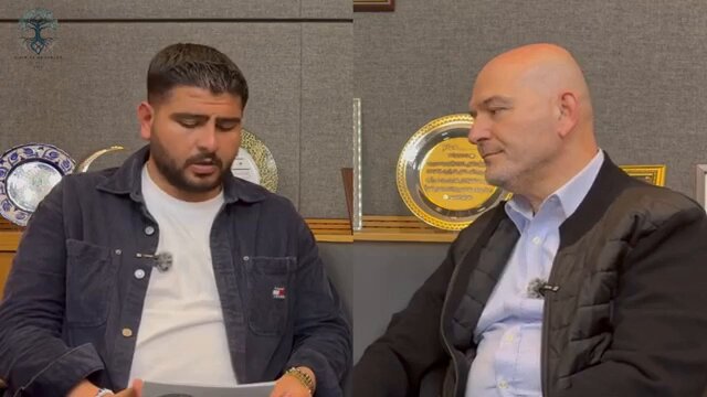 “Devlet aklı” dediğimiz şey, romantize edilmiş bir kavram değil; asırların biriktirdiği tecrübenin adıdır. 2000 yıllık devlet geleneği, 1000 yıllık Anadolu tecrübesi… Devletin tecrübesiyle milletin ferasetinin ortak aklı, zaman içinde oluşan bir birikimdir. Devlet aklı; bir düğmeye basınca devreye giren gizemli bir mekanizma değil, her şartı kendi içinde değerlendiren tecrübe, sağduyu ve yönetme kabiliyetidir. 🎤 Fikirler ve Değerler Derneği Söyleşisi 🗓️ 2 Ağustos 2026
