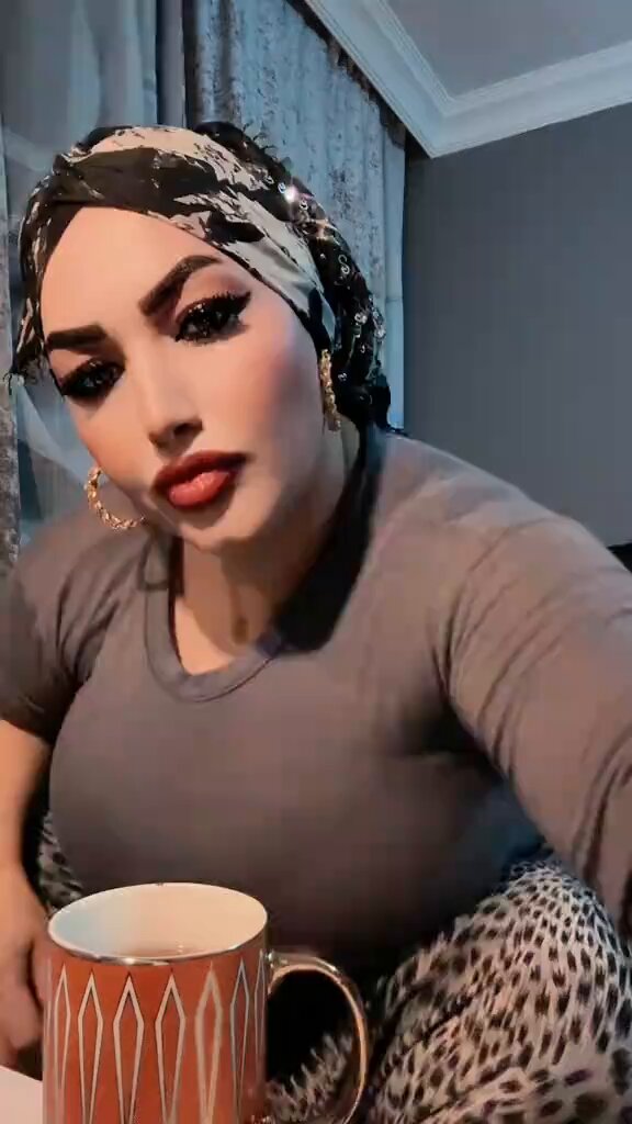 Bu kadar makyaja ne gerek var ki sen doğal da güzelsin