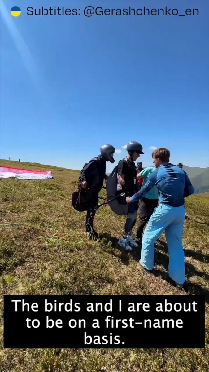 Ukrainian veteran Mykola Shot lost all his limbs defending Ukraine. He was able to try paragliding and absolutely loved it. 📹 unbroken. ukraine/Instagram