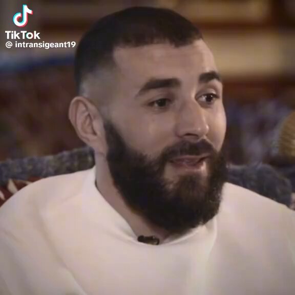 L’immense Ousmane qui décide de rester malgré des offres XXL d’Arabie Saoudite. Sa place de plus grand joueur de l’histoire du club va être dur à aller chercher ❤️💙