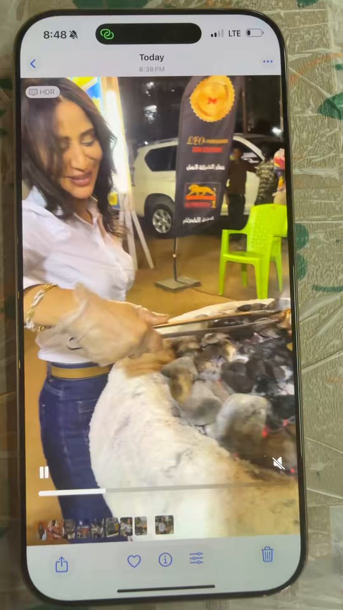 من الخرطوم 🙈 لما يجيك زبون سئيل بده ياكل ويطبخ ويتصور 😅 الجيوش المتعددة باينة في الفيديو من عندك؟ ولا غياب الأمن غبش الفيديو مع دخان السلات؟